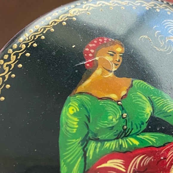 Vintage Russian Lacquer Trinket Box Hand Painted Artist Signed - Picture 9 of 14